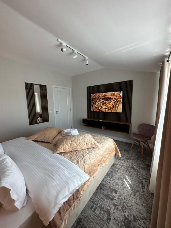 Complex Rediu 54 Luxury Apartaments Jászvásár Kültér fotó