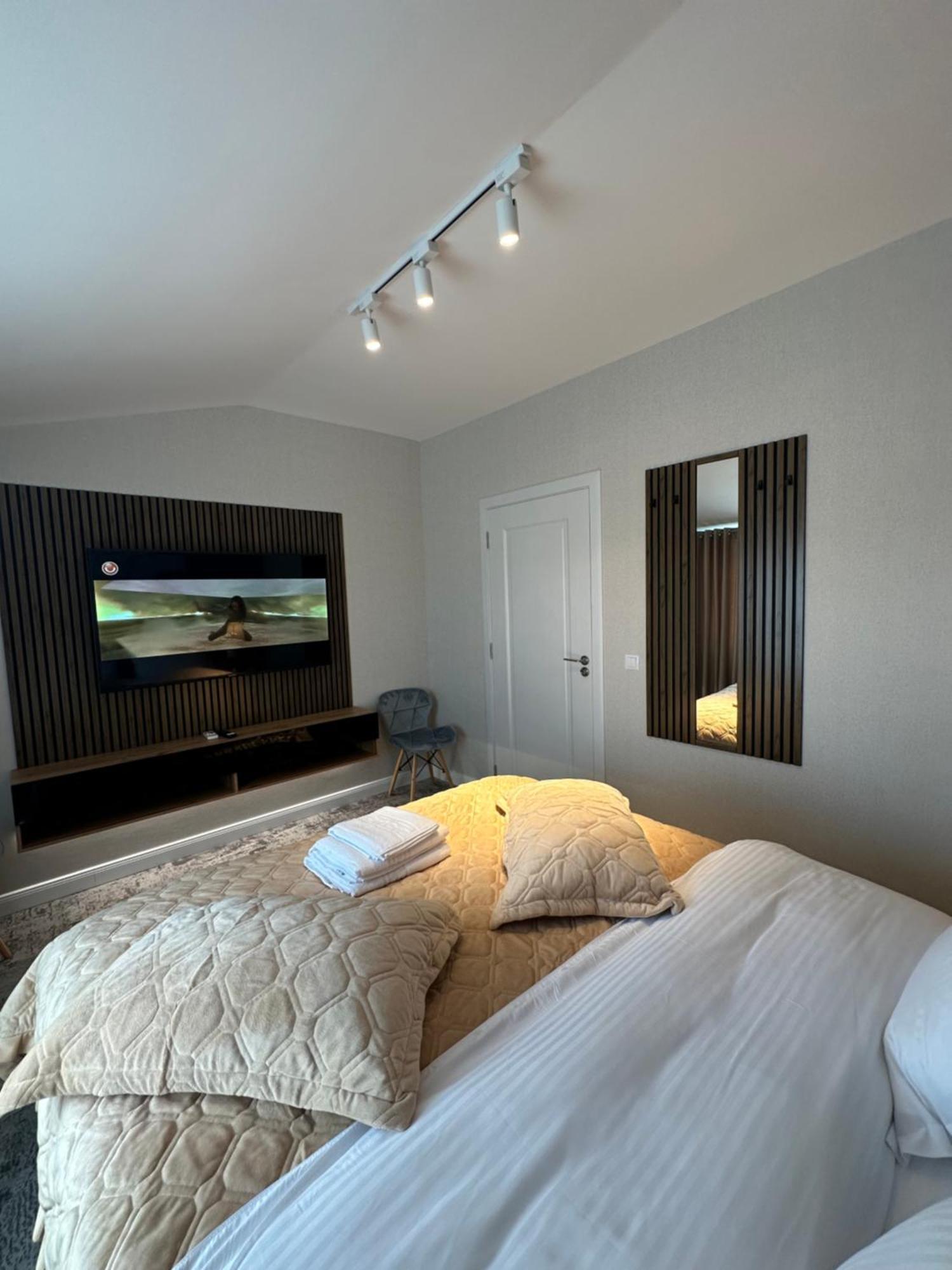Complex Rediu 54 Luxury Apartaments Jászvásár Kültér fotó