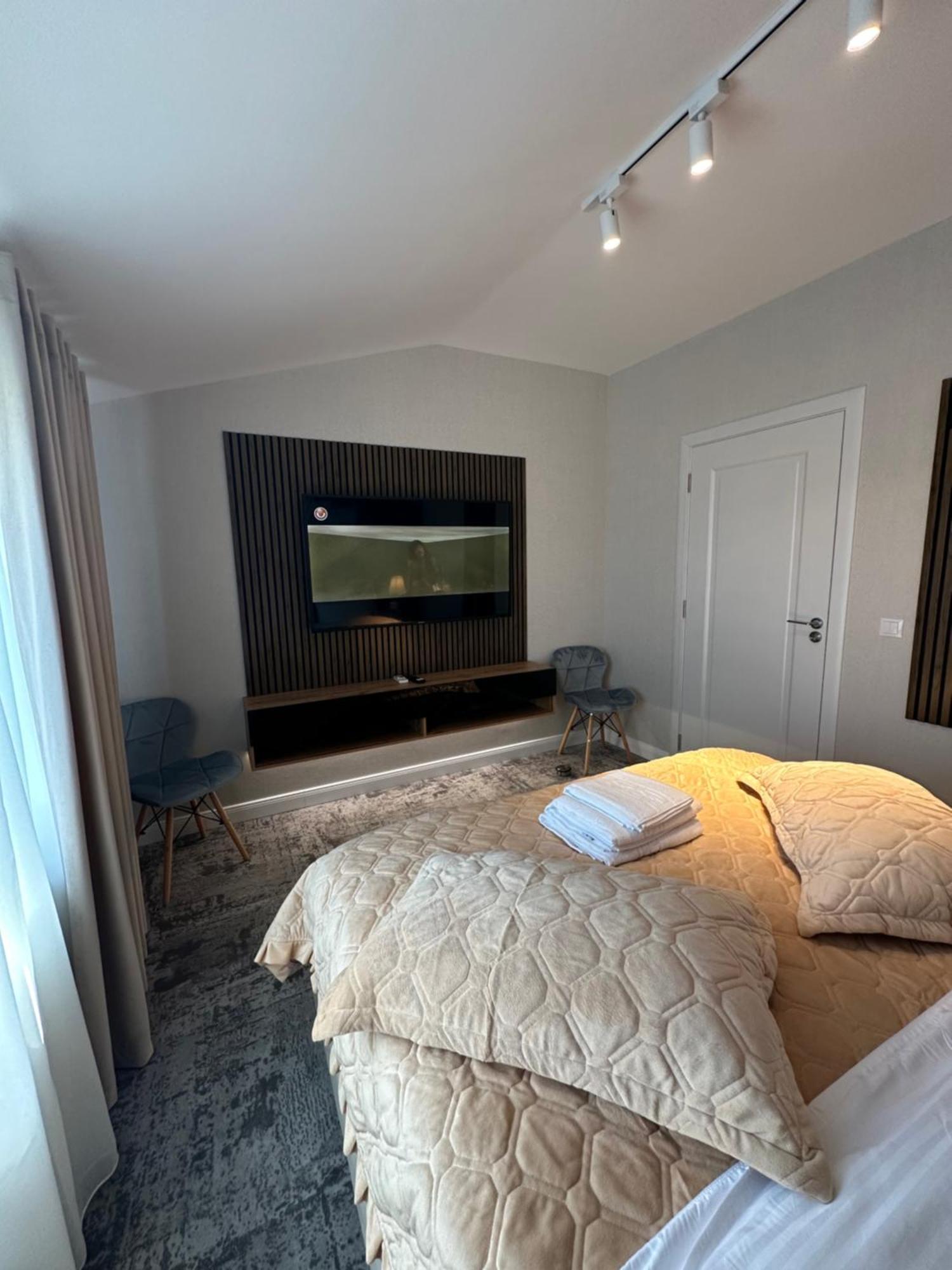 Complex Rediu 54 Luxury Apartaments Jászvásár Kültér fotó