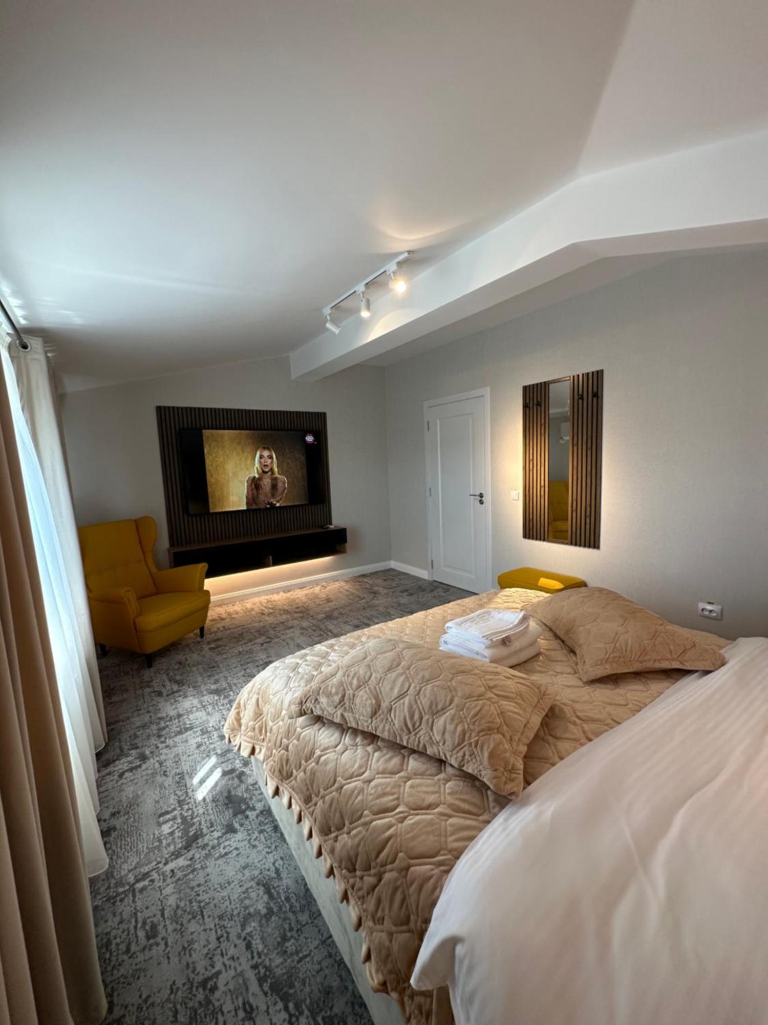 Complex Rediu 54 Luxury Apartaments Jászvásár Kültér fotó